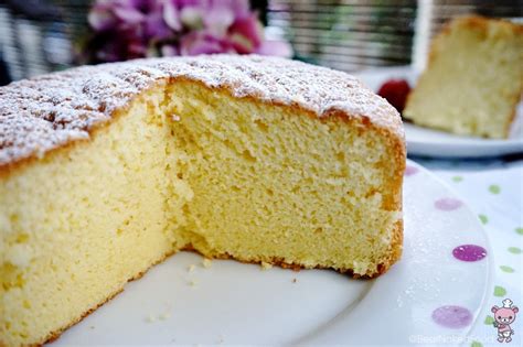 This cake is best enjoyed within 3 days of baking, but can last for up to 1 week. Vanilla Sponge Cake | Bear Naked Food