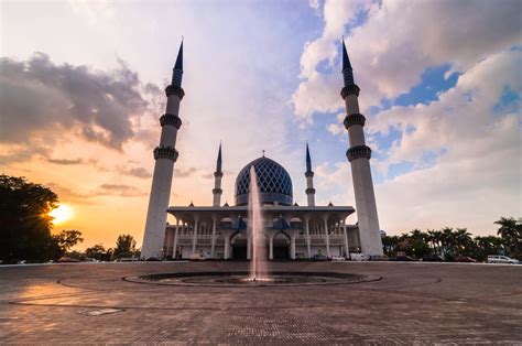 Shah alam has a similar urban layout to petaling jaya or subang jaya, albeit with a twist: Top 5 Most Popular Things To Do in Shah Alam