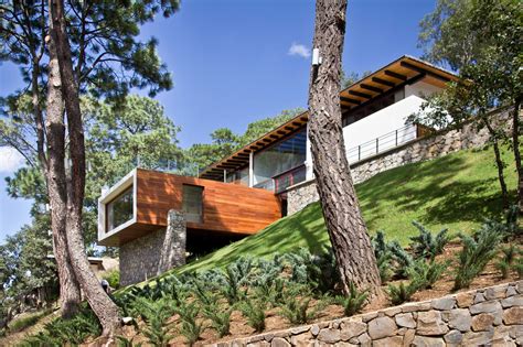 De superficie, distribuidos en 2 plantas. Casa en el Bosque / Espacio EMA | ArchDaily México
