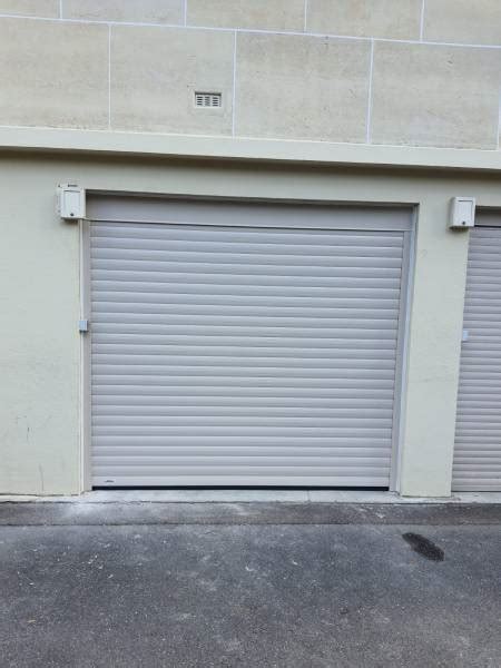 Volet Roulant De Garage Lakal Coloris Beige Image