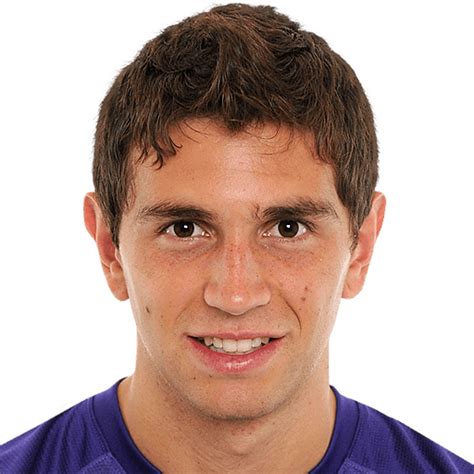 Emiliano martínez is a goalkeeper from argentina playing for arsenal in the england premier league (1). Damian Martinez FIFA 14 - 62 - Prices and Rating ...