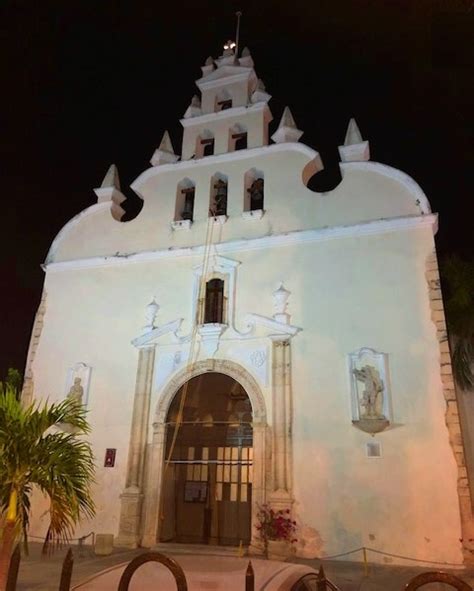 La Parroquia De Santiago Una De Las Antiguas De Mérida