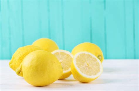avantages de boire du jus de citron chaud le matin Esprit Santé