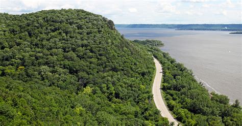 The Great River Road Is Perfect For A Great Wisconsin Road Trip