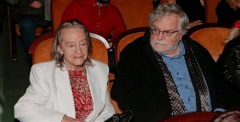 She appeared in more than seventy films since 1967. Herečka Divíšková se ztrácí před očima! Vypadá jak matka ...