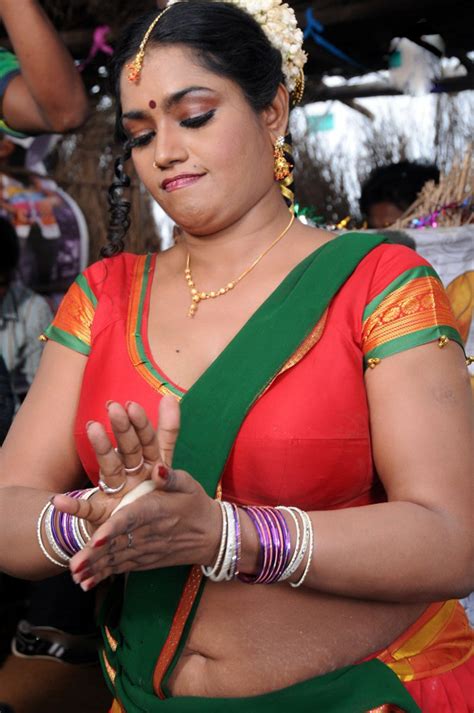 Telugu Entertainment Actress Jayavani Latest Hot Navel Stills