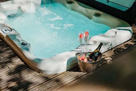 Glencoe Romantic Hot Tub Lodges For Couples Riverbeds Luxury Wee Lodges Glencoe