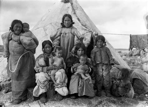 The White Frontier Inuit Life In 1900s Canada In Pictures Canadian