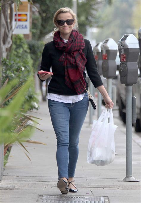 Reese Witherspoon Grab Some Lunch To Go In Brentwood Hawtcelebs