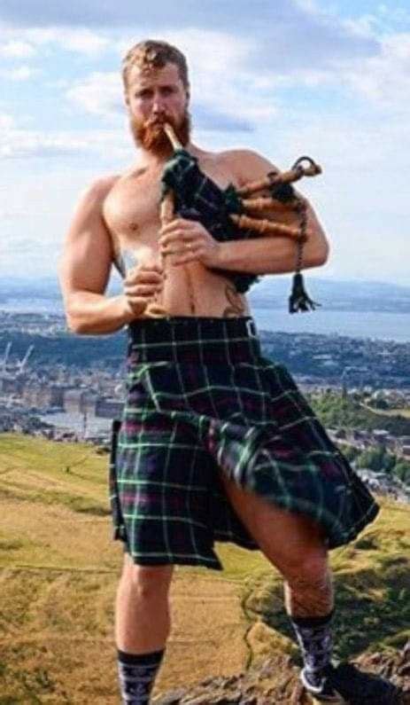 Pin By Linda Gaddy On Men In Kilts With Images Men In Kilts
