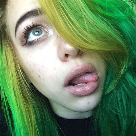 myah alanna scavo on instagram “ ⠀ dont sweat it ⠀” myah alanna green hair dying my hair