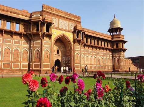 Exploring The Magnificence Of Agra Fort A Vital Historical Fortress