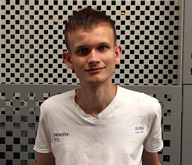 Vitalik buterin (@vitalikbuterin), creator of ethereum, on understanding ethereum, eth vs. Wie is Vitalik Buterin? | Beste Bank - Kennisbank