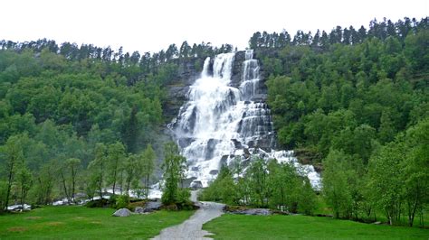 Nearly everything is so scenic here! Tvindefossen Foto & Bild | landschaft, wasserfälle, bach ...