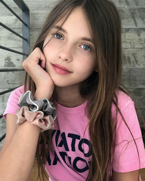 Menina Preteen Model