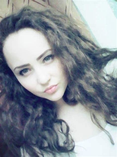 Anna Ursu Photos Idiot Romanian Teen Taking Ultimate Selfie