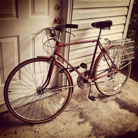 This Vintage 1978 Schwinn Suburban Looks Just Like My Bike