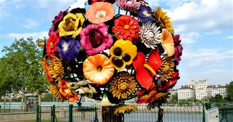 These beautiful works of art are handcrafted using just paper and then attached to actual twigs. ByRominaPerez: Lyon,France's Flower Tree by Choi Jeong Hwa