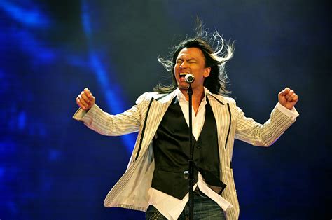 (faizal tahir) hatiku tetap hanya padamu keranamu aku berdiri. File:Faizal Tahir Anugerah Juara Lagu 23 3.jpg - Wikimedia ...