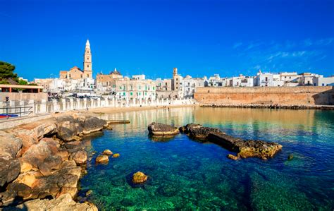 Choose the apartment that's right for you from the list below. Monopoli holds a special surprise for every one (Puglia ...