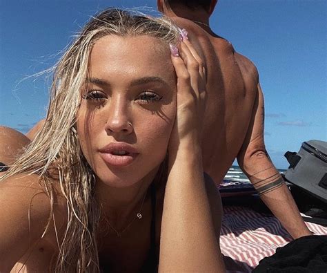Clemson star qb trevor lawrence and girlfriend marissa mowry have some exciting news during this weird time. Clemson Qb Trevor Lawrence And His Girlfriend Marissa ...