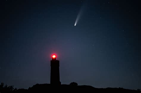 Neowise Comet Seen Over Stonehenge In Stunning New