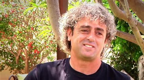 משחקן שבעידן אלכסנדר סטנוייביץ' היה מחליף ראשון ואף כבש חמישה שערי שדה, ורד הפך לשחקן שלא רואה דקות משחק תחת מרקו בלבול. פרק 13 -מכבי חיפה מאה שנים ראשונות - עידן אברם גרנט - YouTube