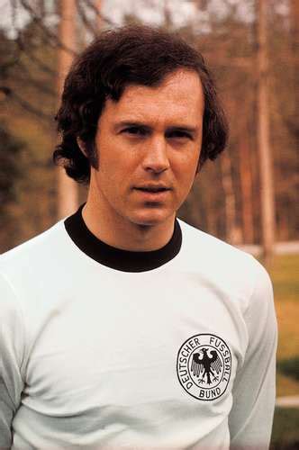 We use cookies to personalise content and ads, and to analyse our traffic. Franz Beckenbauer - Alemania 1974 - Tissu Classic