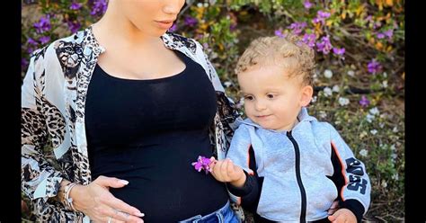 Lmvsmonde #lesmarseillais #lmvslrdm manon marsault dévoile qu'une équipe de production est arrivée ce fatiguée de se justifier sans cesse sur ses opérations de chirurgie esthétique, manon marsault. Manon Marsault et son fils Tiago, le 9 avril 2020 - Purepeople