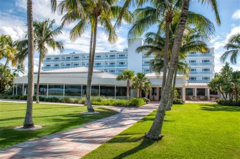 The Naples Beach Hotel And Golf Club In Sw Florida Offering “spring