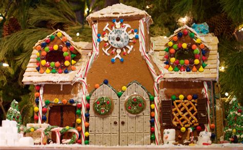Filegingerbread House With Double Doors Wikimedia Commons