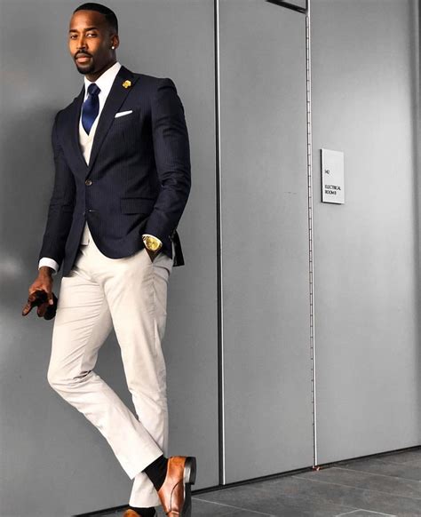 Khaki Suit Color Combination