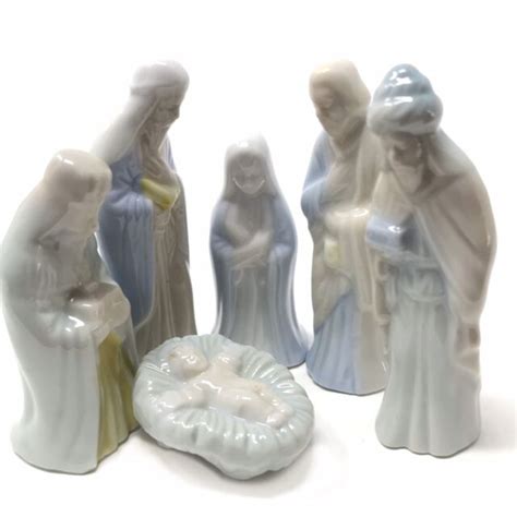 Vintage Miniature Porcelain Nativity Set Small Figurines With Box Ebay