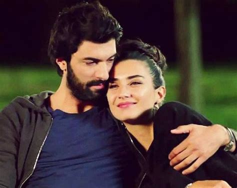 Omer Makes It Known That Elif Is His Girlfriend Omar Declara Que Elif