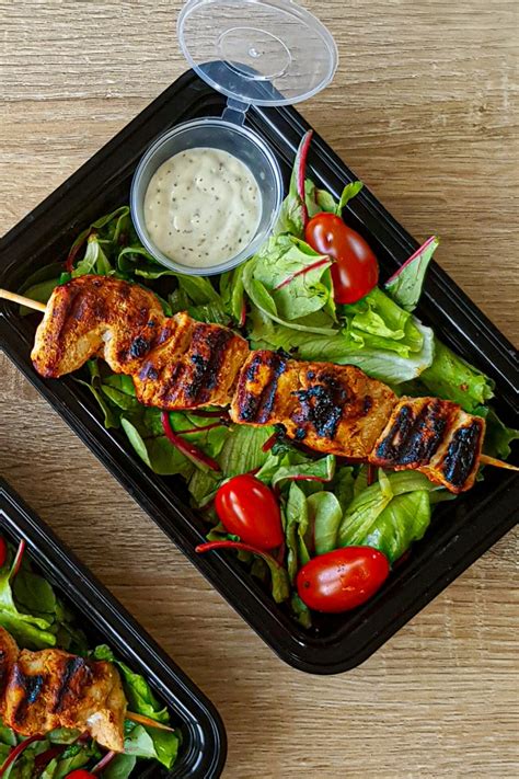 Simple ideas for the week to help you get dinner on the table, fast! Healthy Chicken Shish Kebab Recipe - Spicy Meal Prep