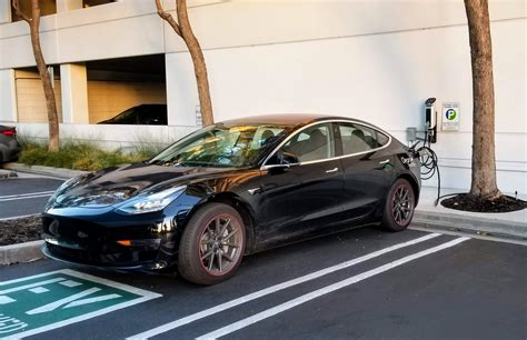 Driveways Not Gas Stations Are The Ev Fueling Stations Of The Future