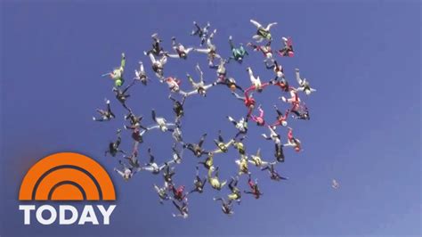 Women Set Group Skydive Record With 80 Person Mid Air Formation Youtube