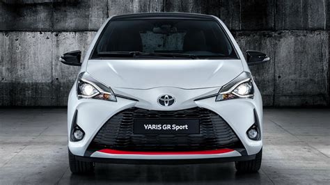 2018 Toyota Yaris Hybrid Gr Sport 5 Door Wallpapers And Hd Images