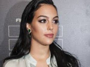 Georgina rodriguez wiki bio age. Georgina Rodriguez Wiki (Cristiano Ronaldo's Girlfriend ...