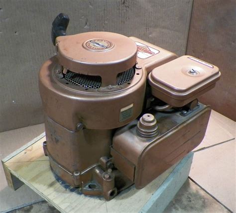 Vintage Briggs Stratton 5 Hp Vertical Shaft Engine Model 130902