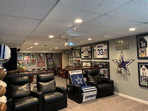 Pin By Carl Anderson On Dallas Cowboys Mancave Modern House Man Cave
