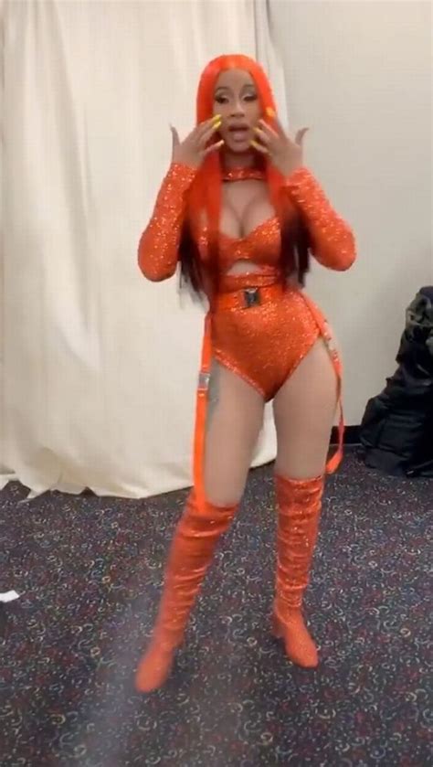 Cardi B Twerks On Instagram And Goes To Bed Wearing A Fans Bra Daily