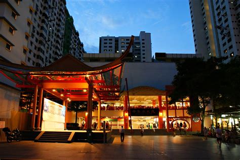 Chinatown complex food is both cheap and delicious. Chinatown, Singapore | Chinatown Complex, which is a wet ...