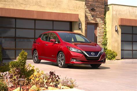 PG&E customers can get $3K off new Nissan LEAF electric vehicle