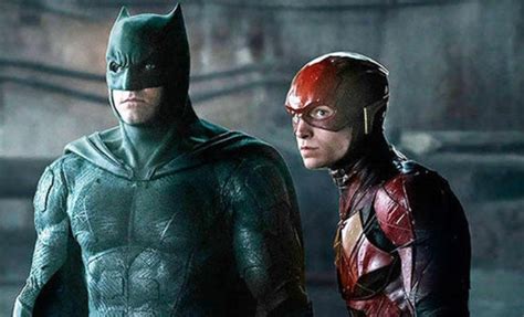 The Flash First Photos Of Ben Affleck S Batman Returning As The Dark