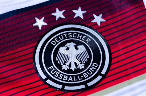 Der bildschirmhintergrund zeigt alle 23 spieler, trainer und manager der. Serie gerissen! DFB-Elf verliert 0:1 gegen Brasilien | sportwetten24.com