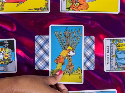5 Different Tarot Card Spreads For The Total Beginner Tarot Card Spreads Learning Tarot Cards