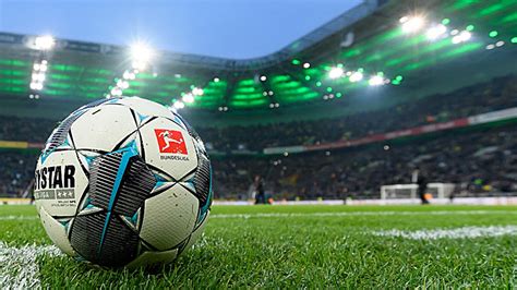 ข่าว บุนเดสลีกา เยอรมัน ล่าสุด เว็บไซต์กีฬาอันดับ 1 ของคนไทย. "บุนเดสลีกา" ลุ้นกลับมาแข่ง พ.ค.นี้ สั่งห้ามแฟนบอลเข้าสนาม