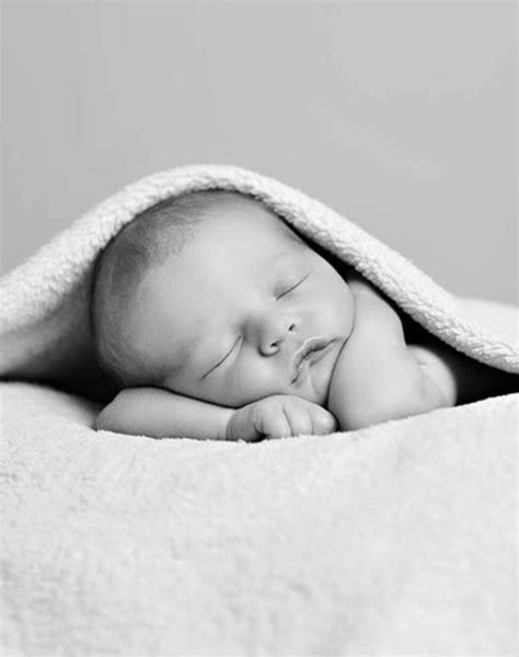 Baby Beim Schlafen Zugedeckt Fotografieren Newborn Photo Pose Foto