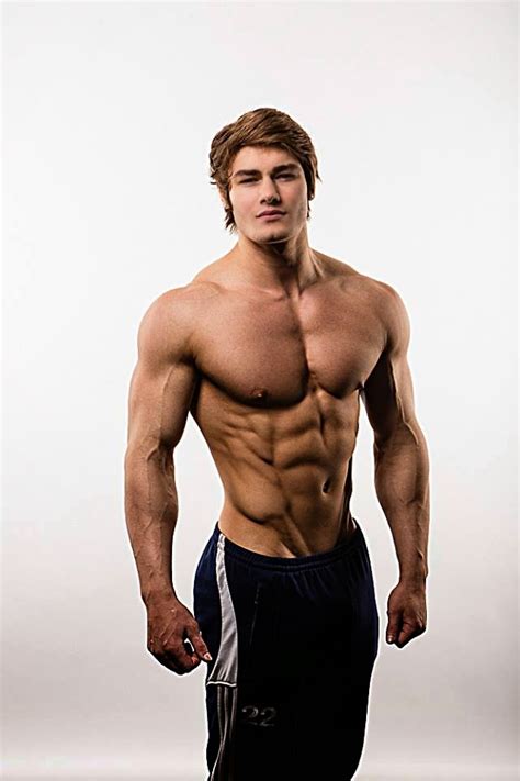 9 Natural Bodybuilders With Most Aesthetic Chest Pecs Development